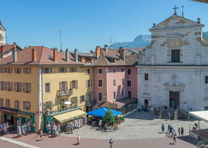 Du Palais De L'isle