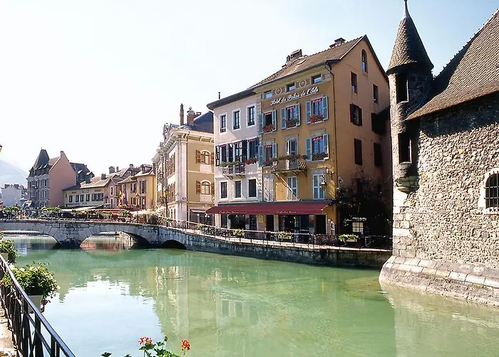 Du Palais De L'isle Hotell 3*